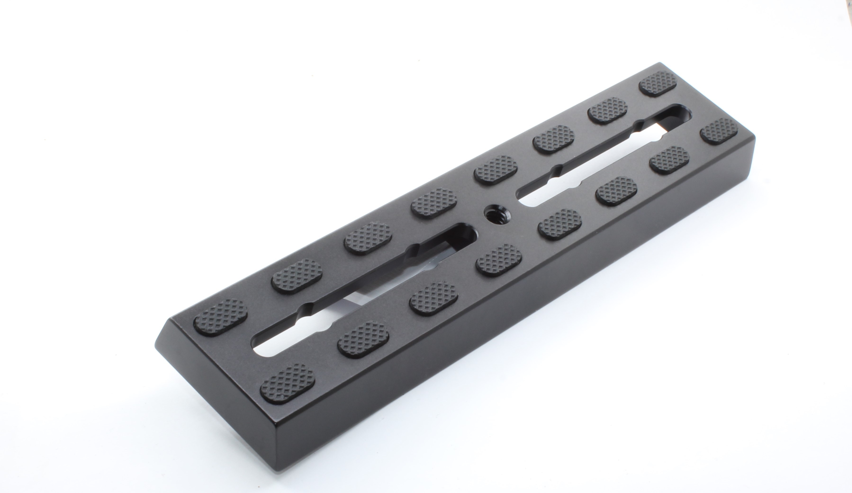 Sirius Optics Vixen Dovetail 18cm with Slotted 0.25 Inch Holes